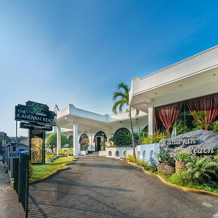 Kandyan Reach Hotel Kurunegala Luaran gambar