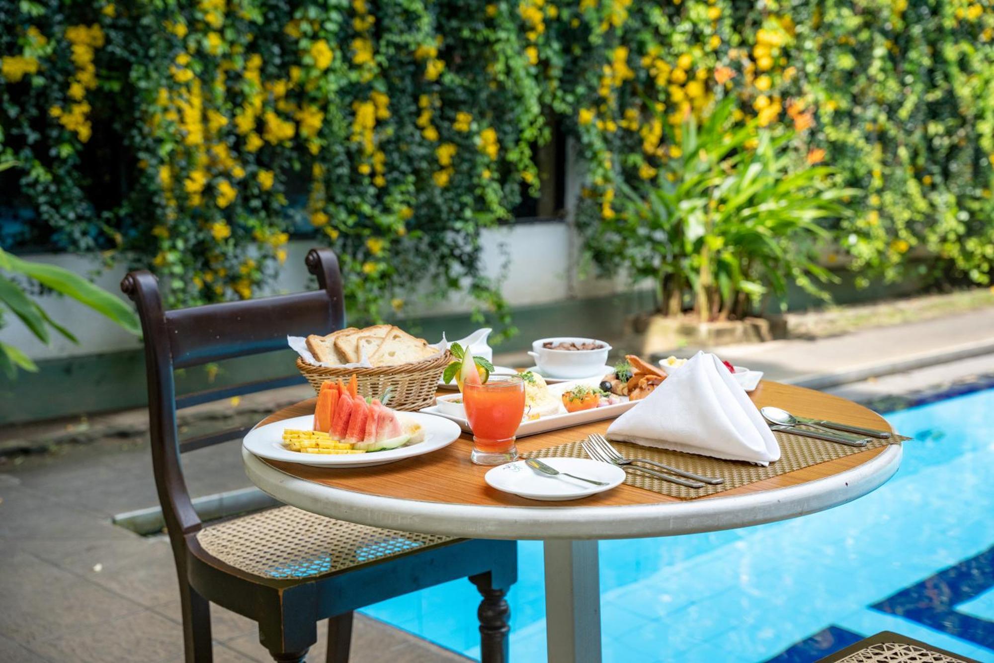 Kandyan Reach Hotel Kurunegala Luaran gambar