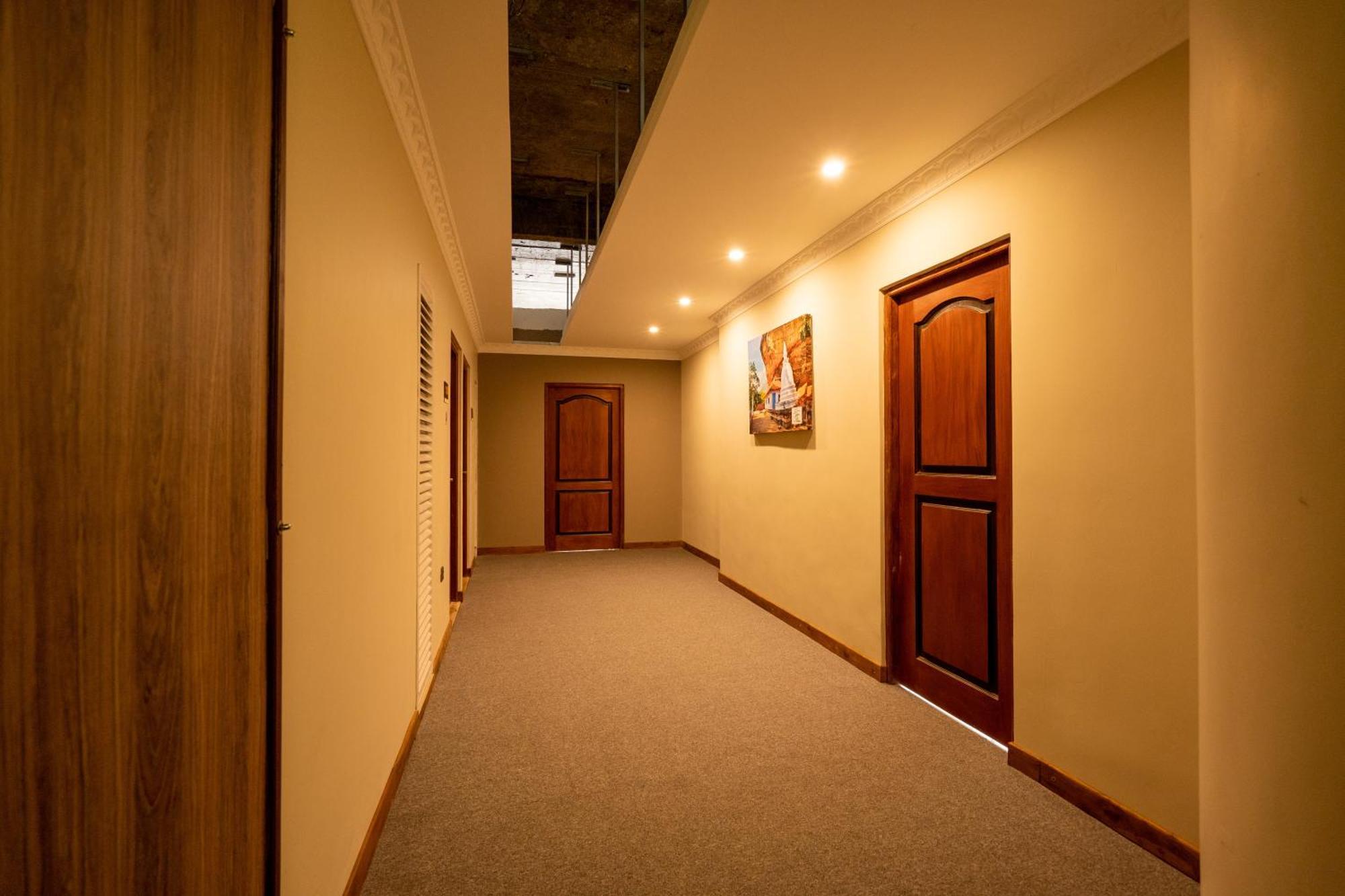 Kandyan Reach Hotel Kurunegala Luaran gambar