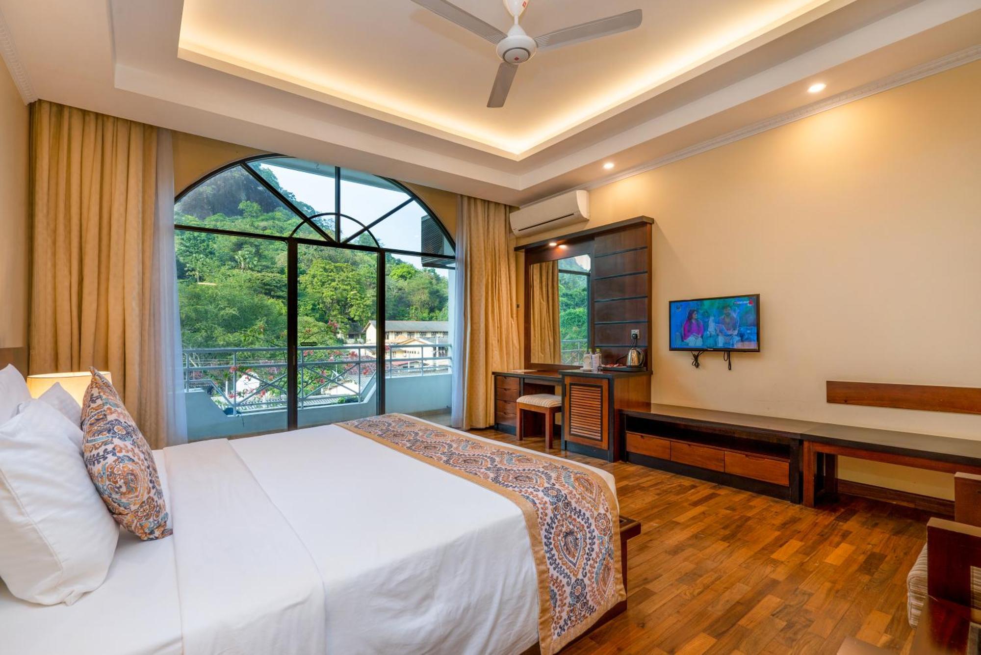 Kandyan Reach Hotel Kurunegala Luaran gambar