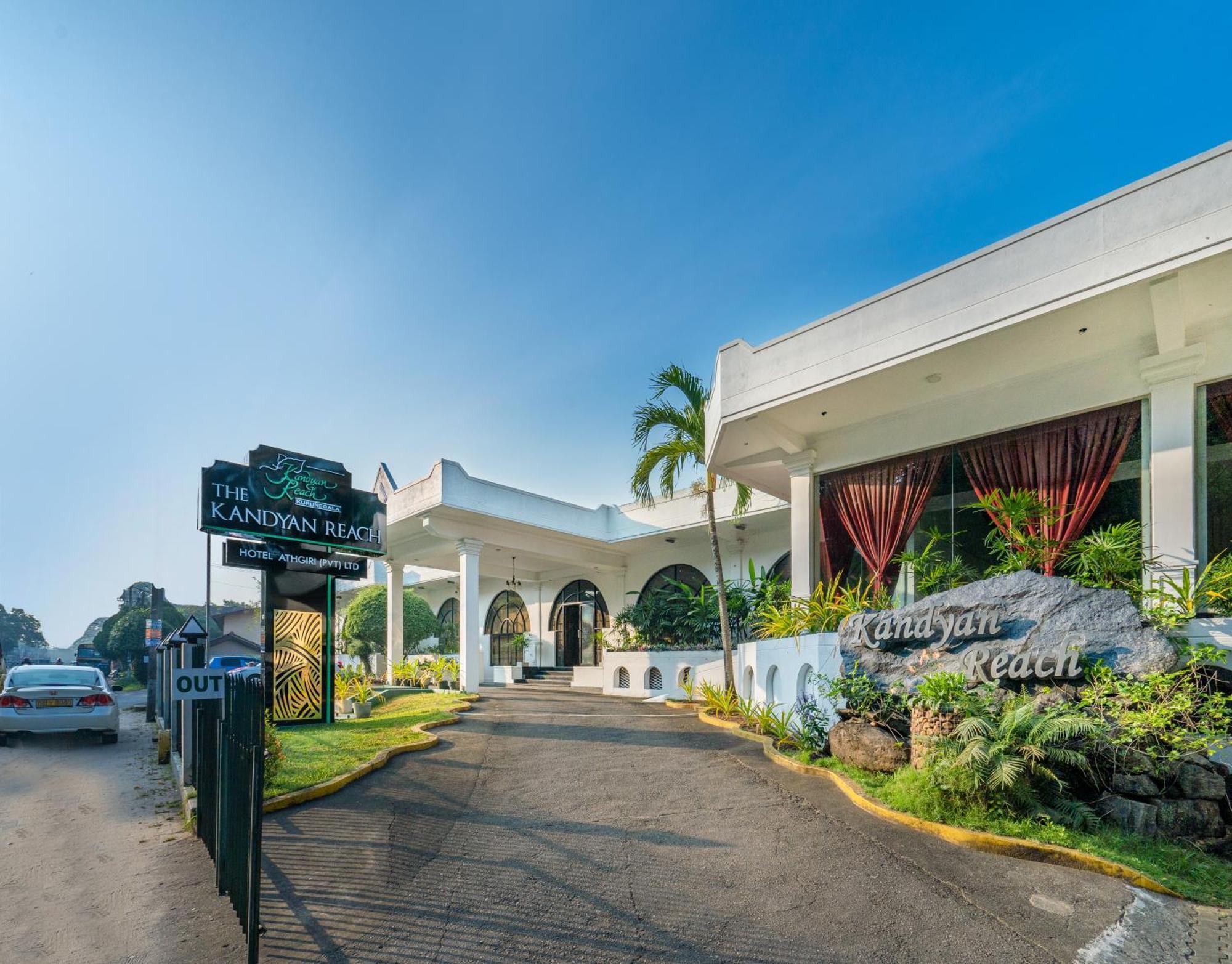 Kandyan Reach Hotel Kurunegala Luaran gambar