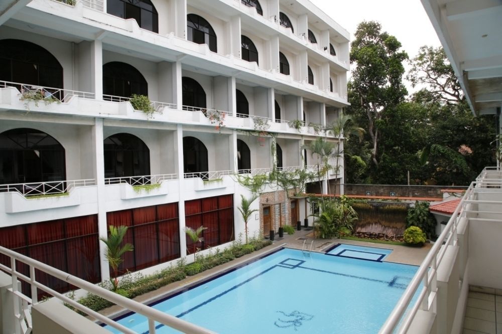 Kandyan Reach Hotel Kurunegala Luaran gambar